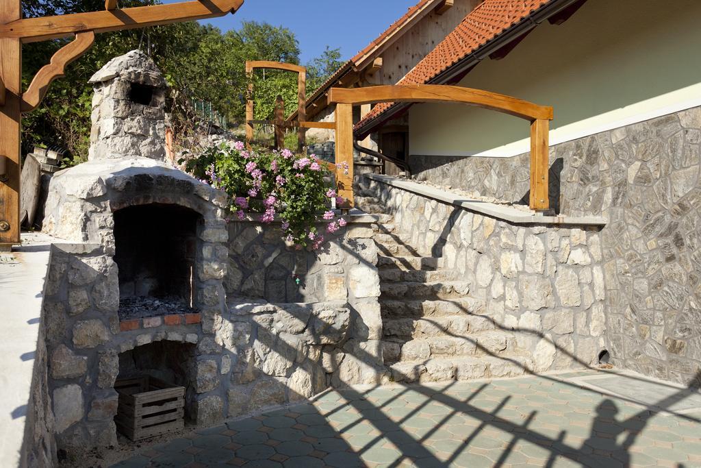 Vineyard Cottage Lustek Novo Mesto Exterior photo